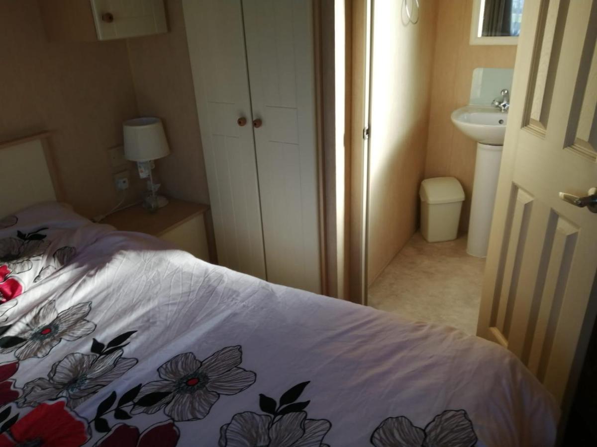 Lyntons 3 Bedroom Caravan Pets Stay Free Linen Included Heacham Exteriör bild